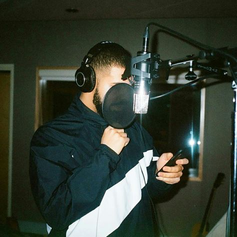 Girl Power Songs, Drake Photos, Drake Drizzy, Rapper Wallpaper Iphone, Drake Graham, Best Rap Songs, Aubrey Drake, Music Studio Room, Rap Wallpaper