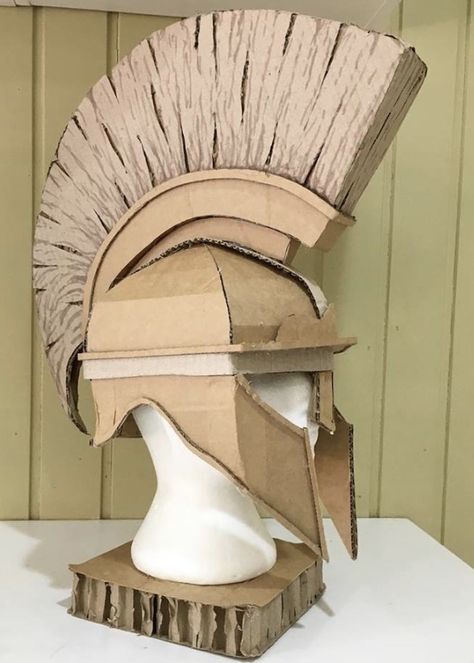 Helmet Diy, Greek Helmet, Cardboard Costume, Cardboard Mask, Tutorial Origami, Folding Origami, Cardboard Sculpture, Diy Templates, Cardboard Art