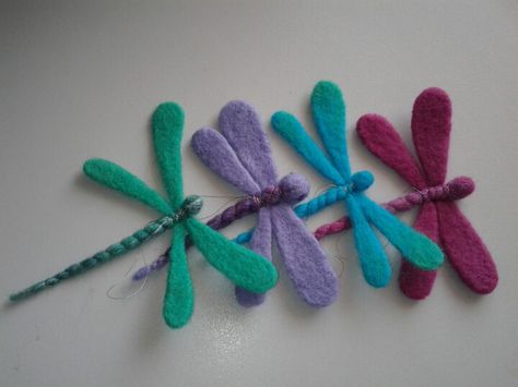 Felt Hair Accessories, Crewel Embroidery Patterns, Felted Soap, Waldorf Crafts, Wool Dolls, Needle Felting Diy, Felted Wool Crafts, Felt Crafts Diy, Felt Embroidery