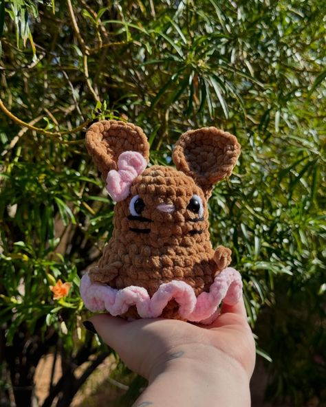 precious little ballerina 🩰 🐭 pattern: @fluffbaellchen . . . . . 🏷️ #crochet #crochetplushie #crochetartist #amigurumi #crochetinspo #cute #handmade #crochetaddict #crochetstuffedanimals #crochetlove #crochetersofinstagram #freepatterncrochet #freepatternamigurumi #ballet #ballerina #mouse #crochetmouse Crochet Mouse, Beginner Crochet Projects, Little Ballerina, Beginner Crochet, Crochet For Beginners, Crochet Animals, Free Crochet Pattern, Crochet Projects, Free Pattern