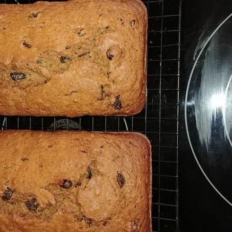 Apple Raisin Bread, Banana Bread With Raisins Recipe, Applesauce Raisin Cake, Applesauce Raisin Bread, Cinnamon Raisin Bread With Icing, Cinnamon Raisin Bread Toppings, Easy Homemade Cinnamon Raisin Bread, Raisin Cake, Raisin Bread