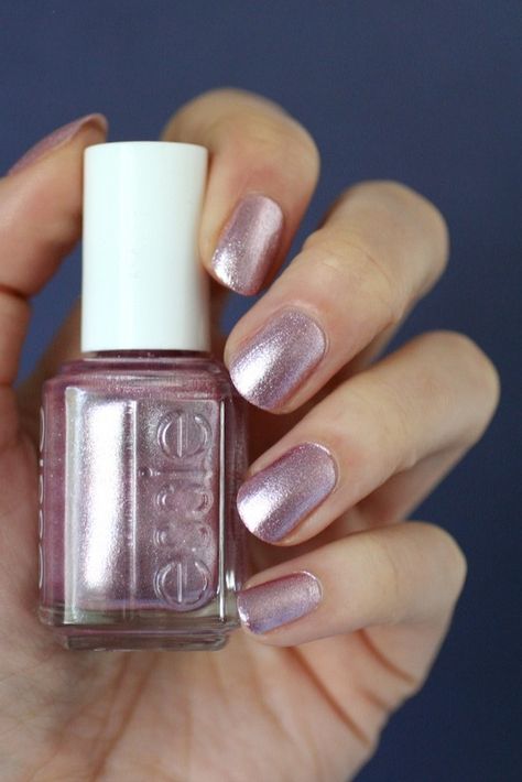 Holiday Party Nails, Essie Polish, Winter Holiday Party, Pretty Nail Polish, Nail Color Trends, Manicure Gel, Party Nails, Essie Nail Polish, Essie Nail