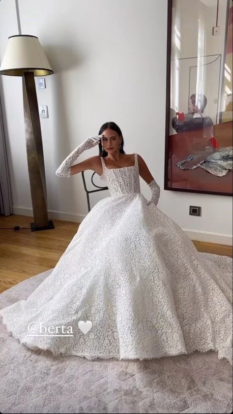 2 Wedding Dresses In 1, Wedding Dresses Poofy, Wedding Dress Poofy, Wedding Dresses With Gloves, Old Money Wedding Dress, Ballroom Wedding Dress, Wedding Dress With Gloves, Lace Ballgown Wedding Dress, Most Expensive Wedding Dress