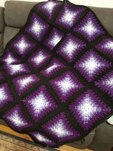 Purple Granny Square, Crocheted Cow Pattern, Crochet Table Mat, Diy Crochet Patterns, Crochet Cow, Crochet Bebe, Manta Crochet, Afghan Pattern, Crochet Jacket