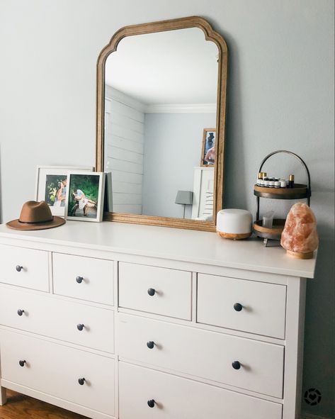 Dressor Decor, Chest Drawer Decor, Dresser With Mirror Decor, Mirror Dresser Decor, Long Dresser Decor, Dresser Inspiration, Drawer Decor, Bedroom Redesign, Farmhouse Style Bedrooms