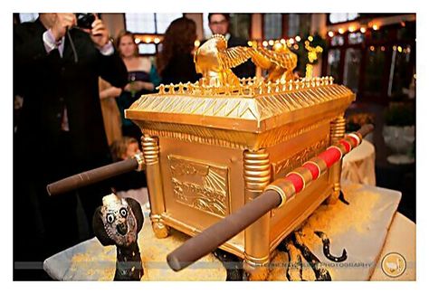 #Amazing #Crazy #Tasty #Artistic #Awesome #Ark #Of #The #Covenent #Cake. Indiana Jones Cake, Ark Of Covenant, Indiana Jones Party, Charm City Cakes, Cake Wrecks, Cake Board, Grooms Cake, Cakes For Boys, Food Humor