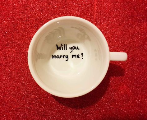 Propose Day Images, Cute Proposal Ideas, Diy Mug Designs, Mug Ideas, Propose Day, Ways To Propose, Diy Mugs, Custom Cupcakes, Surprise Proposal