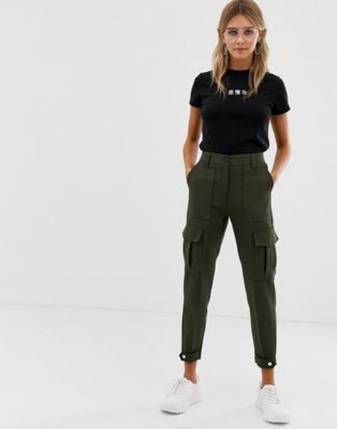 Cargo Pants Outfit Winter, Cargo Trousers Outfit, Cargo Pants Women Outfit, Green Cargo Pants Outfit, Celana Kargo, Cargo Pants Outfits, Winter Pants Outfit, Trouser Outfit, Cargo Pants Outfit