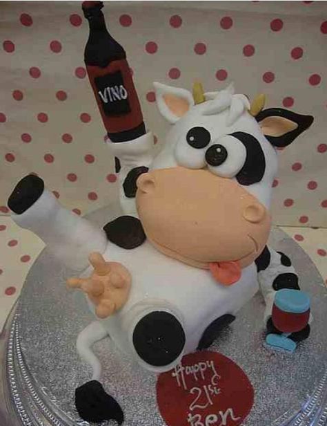 drunk farm animal cake :)coolcake... I want to make for my nieces 21st Birthday.. Kayak Cake, Animal Themed Food, Farm Animal Cake, Cow Birthday Cake, Farm Birthday Cakes, Farm Animal Cakes, Professional Cake Decorating, Stunning Cakes, Cow Cakes