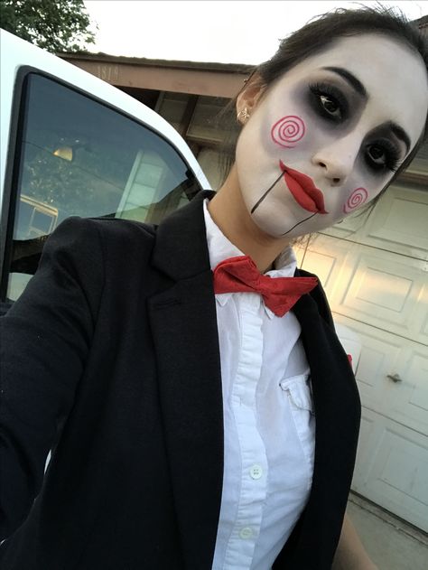 Jigsaw Makeup Woman, Jigsaw Costume Women, Saw Halloween Costume, Jigsaw Horror, Jigsaw Makeup, Fancy Dress Makeup, Jigsaw Costume, Jigsaw Halloween, Saw Halloween