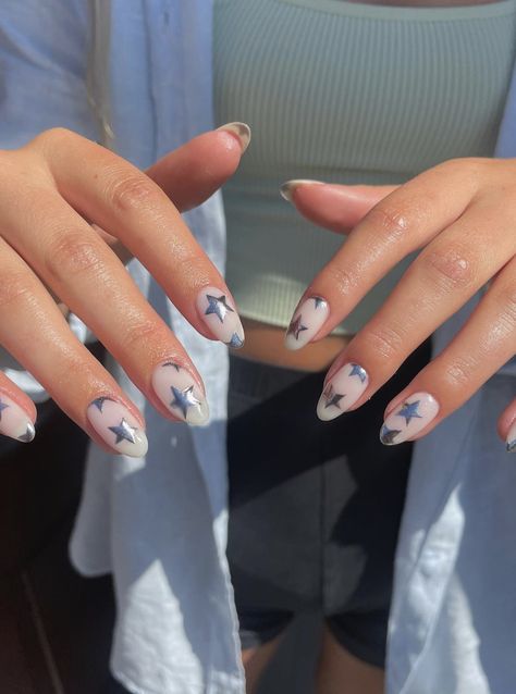 30+ Star Nail Designs Worth Wishing On - Days Inspired Dallas Stars Nails, Start Nails, Silver Star Nails, White Sparkle Nails, Sparkle Nail Designs, Star Nail Designs, Nyc Nails, Star Nail, Baby Blue Nails