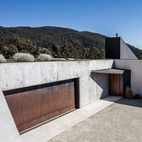 This house in Tasmania by Core Collective has a robust material palette of concrete, steel, masonry and timber that complements its rural seaside setting. Pure Salt Interiors, Steel Architecture, Agricultural Buildings, Concrete Home, Masonry Wall, Architecture Magazines, Concrete House, Architecture Awards, Energy Efficient Homes