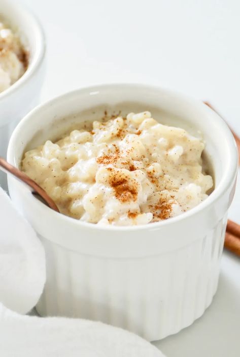 This Homemade Rice Pudding Recipe is a super simple way to make this amazing old fashioned dessert. Creamy sweet rice thickened and spiced with cinnamon. #dessertrecipes #ricepudding #desserts Mexican Rice Pudding, Vegan Rice Pudding, Homemade Rice Pudding, Rice Pudding Recipe, Vegan Rice, Dairy Free Dessert, Rice Pudding, Pudding Recipe, Classic Dishes