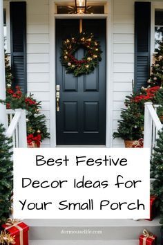 Christmas Ideas For Small Porch, Christmas Front Porch Steps, Front Door Decor Small Space, Simple Christmas Front Porch Ideas, Simple Front Porch Christmas Decor Ideas, Small Porch Christmas Decor Ideas, Small Front Porch Christmas Decor Ideas, Small Porch Christmas Decor, Simple Christmas Porch Decor