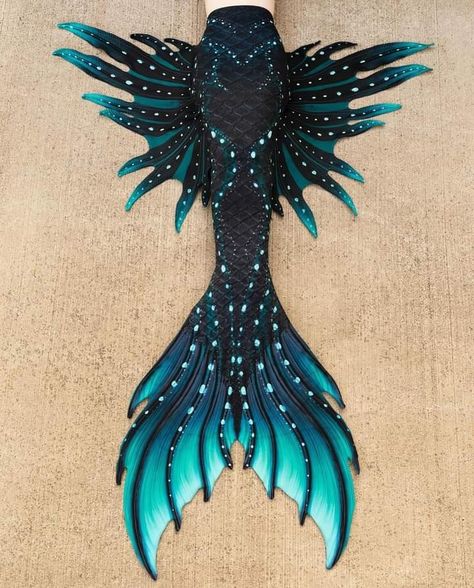 Lionfish Mermaid Tail, Mermaid Tails Aesthetic, Siren Tail Aesthetic, Finfolk Mermaid Tails, Mythical Water Creatures, Mermaid Tail Aesthetic, Black Mermaid Tail, Mermaid Tail Designs, Mermaid Tail Art