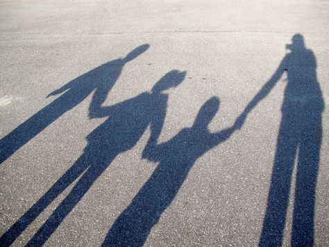 Culture Branding, Family Photo Pose, Keynote Speaker, Photo Composition, Family Picture Outfits, Foto Baby, Gay Marriage, Indigenous People, Family Picture