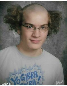 Worst Haircut Ever, Old School Hairstyles, Haircut Fails, Weird Haircuts, Ugly Hair, Hair Fails, Old Hairstyles, Bad Haircut, Haircut Pictures