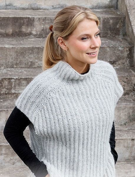 Pullover Sweaters Pattern, Soft Ombre, Crocheted Shawl, Knitting Patterns Free Sweater, Knit Vest Pattern, Chunky Knitting Patterns, Chunky Knitting, Vest Pattern, Knitted Tops