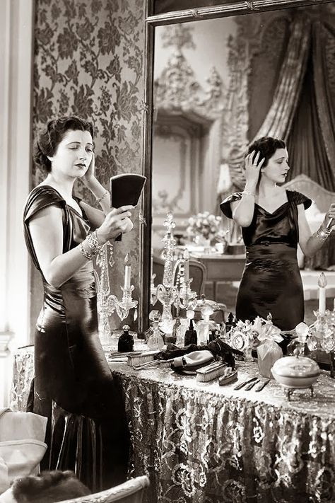 Kay Francis, Makeup Vanities, Movie Actress, Dressing Table Vanity, Vintage Dressing Tables, Jean Harlow, Hollywood Glam, Vintage Vanity, Old Hollywood Glamour