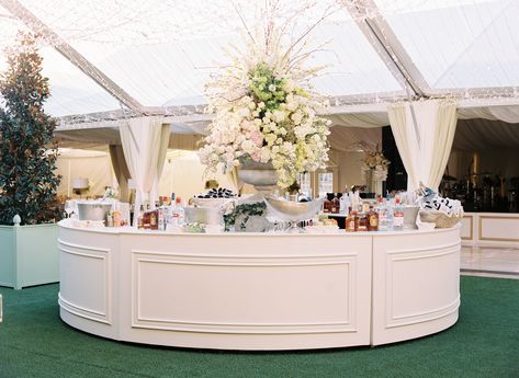 Crisp Clean + Modern White Round Bar | Wedding Reception Drink Station Inspo White Bar Wedding Receptions, Round Bar Wedding Receptions, White Round Bar Wedding, Statement Bar Wedding, Bars For Wedding Reception, Stations At Weddings Receptions, Wedding Bar Indoor, Circular Bar Wedding, Round Wedding Bar