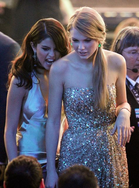 Selena Selena, Diana Agron, Selena And Taylor, Taylor Swift Fan, Taylor Swift 13, Taylor Swift Pictures, Fav Celebs, Taylor Alison Swift, Selena Gomez