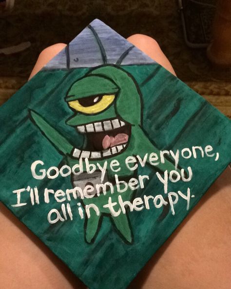 30 Graduation Caps That Are Borderline Genius Goodbye Everyone Plankton Grad Cap, Emotional Graduation Caps, Graduation Cap Decoration Ideas, Cap Decoration Ideas, Graduation Hat Designs, Grad Hats, Funny Graduation Caps, Creative Graduation Caps, Graduation Hats