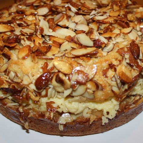 Bee Sting Cake Bee Sting Cake Recipe German, Leftover Pavers, Bee Sting Cake Recipe, Canning Chili, German Bee Sting Cake, Bee Sting Cake, Layer Cake Filling, Almond Pastry, Bean Pods