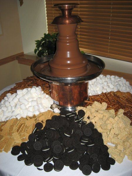 Sweet 16 Chocolate Fountain, Chocolate Fountain Ideas, Chocolate Fountain Bar, Marshmallows Cookies, Fondue Party, Chocolate Fountain, Reception Food, Chocolate Marshmallows, Easy Cheap