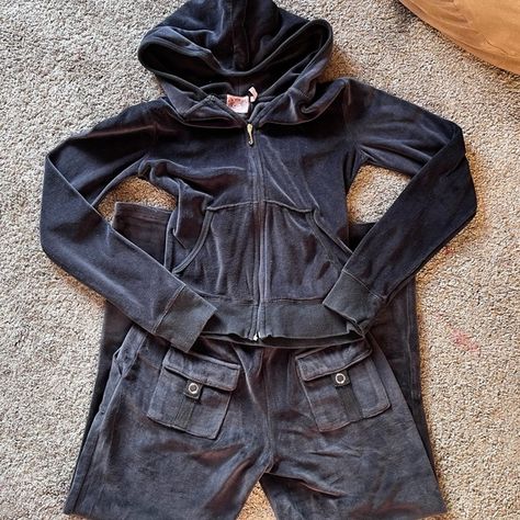 VINTAGE JUICY COUTURE TRACKSUIT Juicy Tracksuit, Vintage Tracksuit, Juicy Couture Tracksuit, Vintage Juicy Couture, Juicy Couture Pants, Couture Pants, Crop Blazer, Burberry Jacket, Y2k Fashion