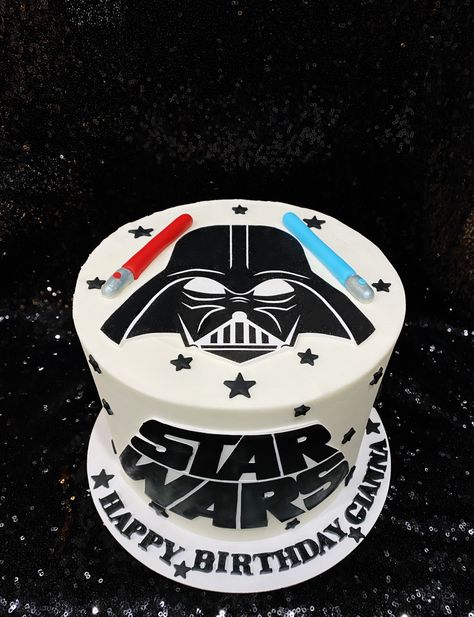 Star Wars Birthday Cake Darth Vader, Darth Vader Cake Birthdays, Dark Vader Cake Ideas, Star Wars Cake Darth Vader, Star Wars Birthday Party Ideas Cake, Earth Vader Cake, Star Wars Bday Cake, Starwars Cake Simple, Star Wars Cake Ideas Easy