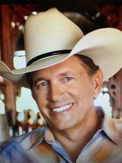 Smiley George George Strait Family, George Straight, King George Strait, Country Western Singers, Star Struck, Rodeo Cowboy, Country Music Artists, Country Music Stars, George Strait