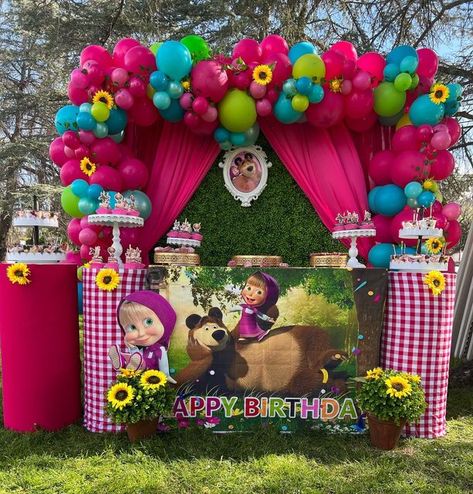 Padi’s Party Supplies on Instagram: "Masha and bear 🐻 birthday celebration with balloons decorations 🌺masha and Bear balloons 🌸#mashaandthebear #mashaandthebearparty #mashaandbearballoons #northdrige #northhollywood #sanfernandovalley" Masha And Bear Birthday Decorations, Masha And Bear Theme Party, Masha And The Bear Party Ideas Birthdays, Masha And The Bear Party Decoration, Masha Birthday Party Decoration, Masha And The Bear Backdrop, Masha And The Bear Party Ideas, Masha And Bear, Balloons Backdrop