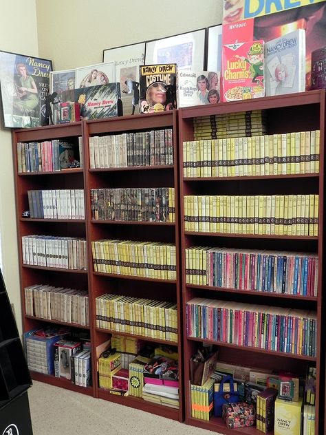 Nancy Drew Games, Nancy Drew Books, Dream Library, Professor Layton, Hardy Boys, Childhood Books, Girls Series, Book Writer, Nancy Drew