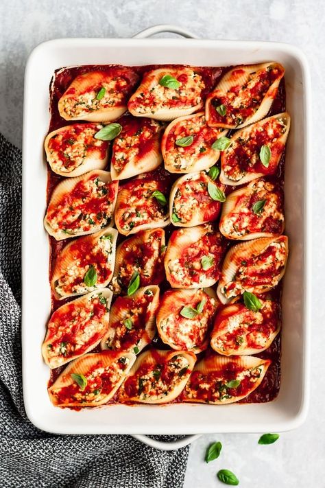 Vegan Stuffed Shells from Hummusapien Healthy Vegetarian Meal Plan, Best Tofu, Vegan Stuffed Shells, Tofu Ricotta, Roasted Garlic Hummus, Vegan Ricotta, Shells Recipe, Vegan Lasagna, Vegetarian Meal Plan