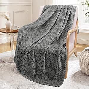 Exclusivo Mezcla Dark Grey Fleece Throw Blanket for Couch and Bed, 50x70 Inches Soft Cozy 3D Decorative Jacquard Flannel Blankets, Lightweight Fuzzy Plush Warm Throws for All Seasons Throw Blanket Couch, Trendy Throw Pillows, Blanket Couch, A New Apartment, Couch Throw Blanket, Flannel Bedding, Full Duvet Cover, Blanket Shawl, Soft Bed