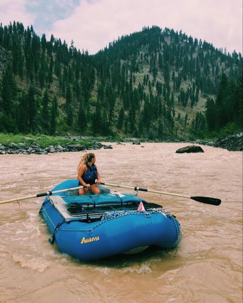 Raftin Float Trip Aesthetic, River Trip Aesthetic, Rafting Aesthetic, Rat Fashion, Rafting Outfit, Outfit Ideas Work, Travel Outfit Ideas, River Rat, Comfy Travel Outfit