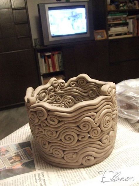 Vessel Clay Ideas, Coils Pottery Ceramic Art, Coil Pottery Aesthetic, Pottery Clay Art, Useful Pottery Ideas Ceramic Art, Cool Coil Pots, Pot Clay Art, Advanced Clay Projects, Coil Vessels Ceramics