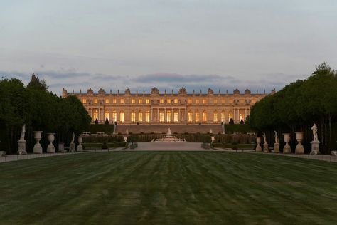 Sunset at Versailles France Palace, Palace Versailles, Crown Estate, The Palace Of Versailles, Versailles Garden, Beautiful France, Chateau Versailles, Architecture Wallpaper, French Architecture