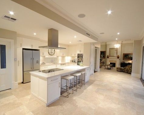 Contempary Kitchen, Travertine Kitchen Floors, Diy Kitchen Flooring, Ivory Kitchen, Classic Cabinets, Kitchen Design Pictures, Open Plan Kitchen Dining, Stone Floor, Travertine Floors