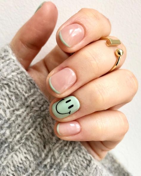 Happy Face Nails Art, Happy Nail Art, Nail Smiley Face, Uñas Happy Face, Smiley Nail Designs, Smiley Nail Art, Happy Face Nails, Smiley Nails, Smiley Face Nails