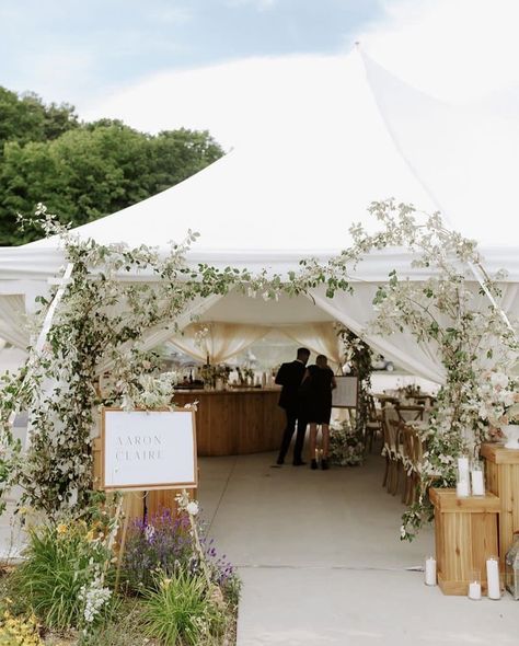 Classic Tented Wedding, Wedding Reception Ideas Tent, Chic Ranch Wedding, Micro Tent Wedding, Meadow Inspired Wedding, Elegant Tent Wedding Reception, Modern Tent Wedding, Wedding Tent Entrance, 200 Person Wedding