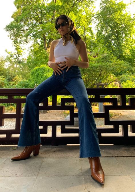 Bell Bottoms With Boots, Pointy Boots, Flared Jeans, Bell Bottoms, Bell Bottom Jeans, Flare Jeans, Fashion Inspo, Boots, Pants