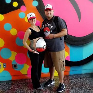 Costumes For Pregnant Couples, Halloween Costumes Pregnant Women, Pregnant Couple Halloween Costumes, Most Creative Halloween Costumes, Pregnancy Costumes, Pregnant Halloween Costumes, Pokemon Costumes, Pregnant Halloween, Pregnant Couple