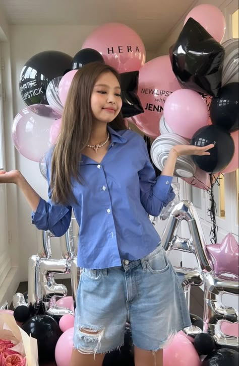 Jennie Kim Chanel Outfit, Jennie Kim Chanel, Jennie Ig Story, Jennie Ig, Oufits Casual, 90s Fashion Outfits, Jennie Kim, Black Pink Kpop, Blackpink Fashion