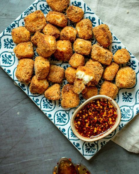 Air Fryer Crispy Halloumi Bites Air Fryer Halloumi, What Is Halloumi, Recipes In Air Fryer, Honey Halloumi, Halloumi Recipes, Air Fryer Pan, Flakey Salt, Cheese Cubes, Hot Honey