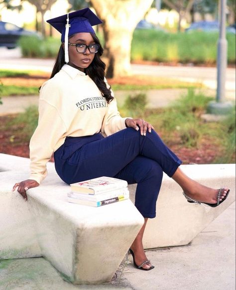 Grad Poses Photo Shoots Black Women, Grad Pic Outfit Ideas, Graduation Picture Outfit Ideas, College Graduation Pictures Black Women, Teacher Graduation Pictures, Masters Photoshoot, Graduation Pictures Black Women, Graduate Poses, Poses For Graduation