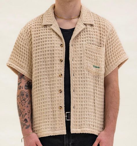 Mens Summer Knitwear, Mediterranean Outfit Men, Rockabilly Men, Summer Wear Men, Rockabilly Shirts, Summer Knitwear, Vintage Polo Shirt, Trendy Shirt Designs, Waffle Shirt