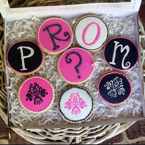 Promposal Cookies, Prom Pictures Couples, Prom Goals, Prom Picture Poses, 8th Grade Graduation, Decorated Cookies Tutorial, Prom Couples, Cookie Tutorials, Prom Proposal