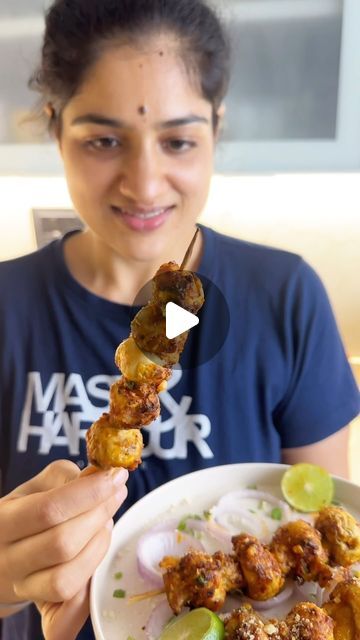 Manmit Kaur on Instagram: "Mushroom Airfry! 🍄 Super easy yet delicious! Do try ♥️

Inspiration from - @snehasinghi1 🙌♥️

For the recipe - 
Mushrooms 300 gm

Blanch in salt water for 2 minutes after boil.
Then transfer to cold water. 

Butter 3 tbsp
Pepper 1 tsp, Salt 1 tsp, Chilli 2 tsp, Garlic minced 3 pods. 

Coriander leaves 2 tsp
Sattu 3 tsp
Lemon 1 tsp
Chilli flakes 1 tsp
Honey 2 tsp

Parmesan cheese 2 tsp

Airfry for 12-15 minutes at 180 degrees!

#airfried #recipes #mushrooms #airfriedfood #starter #vegetarian #starters #by #homechef @manmits_kitchen #manmits_kitchen 

[AIRFRIED MUSHROOMS, MUSHROOM STARTER, AIRFRIED RECIPES, HEALTHY STARTER, SKEWER MUSHROOMS, BAKED, NON FRIED STARTER, HEALTHY STARTER RECIPE]" Air Fryer Sliced Mushrooms, Mushroom Starters Appetizers, Air Fryer Crispy Mushrooms, Oyster Mushroom Recipe Air Fryer, Mushroom Starters, Healthy Starters, Air Fried Food, Coriander Leaves, Chilli Flakes