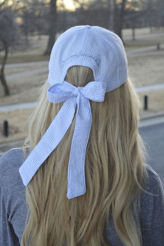 I could definitely replace the back of a baseball cap with a bow! :D Tennis Hat, Lazy Hair, Rangers Game, Preppy Mode, Lauren James, Preppy Southern, Mixed Feelings, Beauty And Fashion, Powerpuff Girls